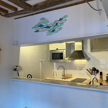 Pause Chez Julien, Lumineux Et Idealement Situe! *