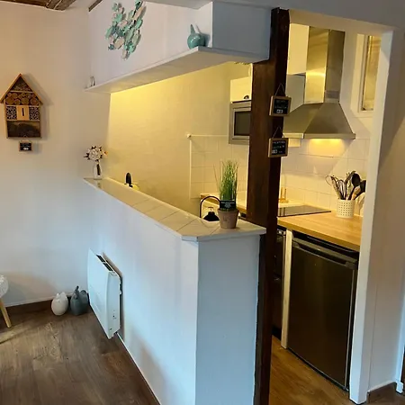 Pause Chez Julien, Lumineux Et Idealement Situe! Honfleur