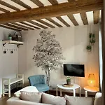 Pause Chez Julien, Lumineux Et Idealement Situe! شقة