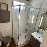 شقة Pause Chez Julien, Lumineux Et Idealement Situe!
