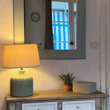 Pause Chez Julien, Lumineux Et Idealement Situe! شقة *