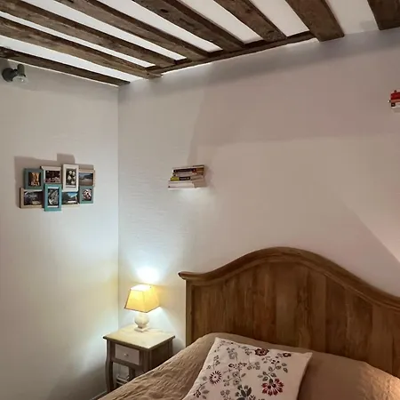 Pause Chez Julien, Lumineux Et Idealement Situe! Онфлер