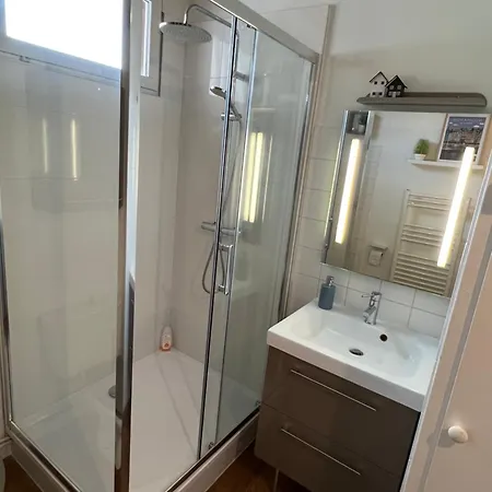 Pause Chez Julien, Lumineux Et Idealement Situe! * Онфлер